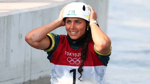 Kayak-olympics girl